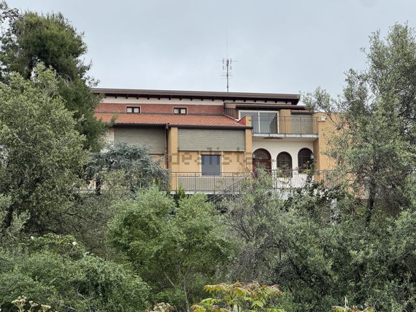 casa indipendente in vendita a San Giovanni la Punta