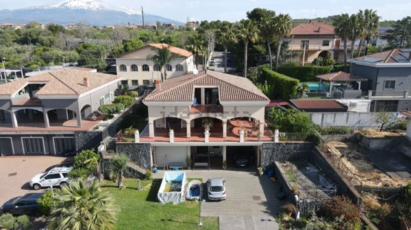 casa indipendente in vendita a San Giovanni la Punta