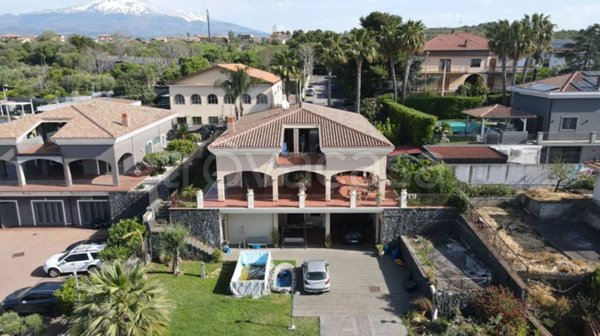 casa indipendente in vendita a San Giovanni la Punta