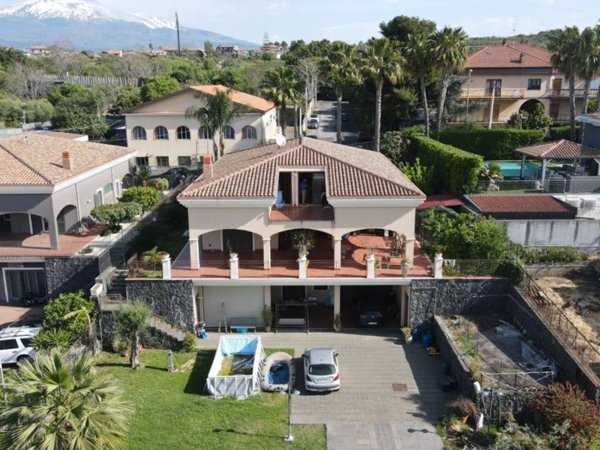 casa indipendente in vendita a San Giovanni la Punta
