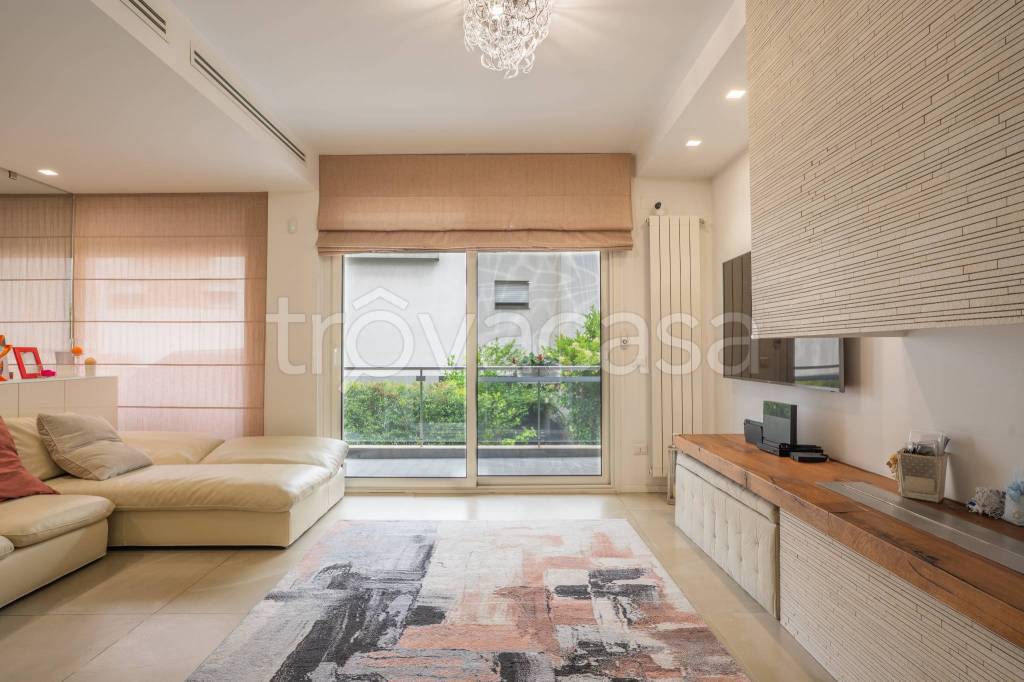 casa indipendente in vendita a San Giovanni la Punta