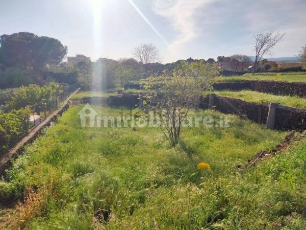 terreno edificabile in vendita a San Giovanni la Punta