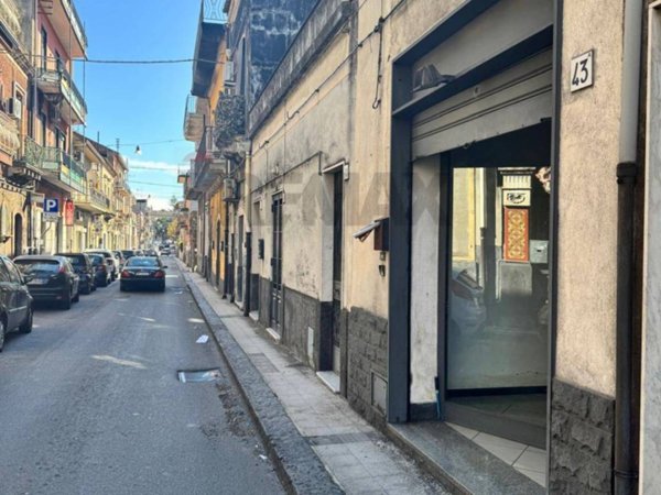 negozio in vendita a San Giovanni la Punta