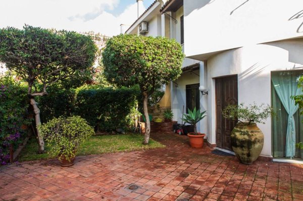 casa indipendente in vendita a San Giovanni la Punta
