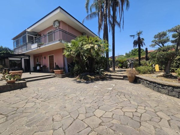 casa indipendente in vendita a San Giovanni la Punta