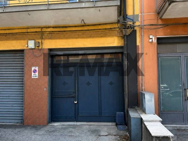 negozio in vendita a San Giovanni la Punta