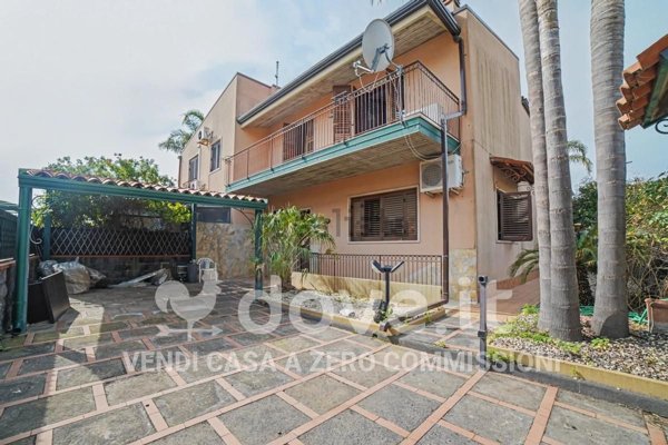 casa indipendente in vendita a San Giovanni la Punta in zona Trappeto