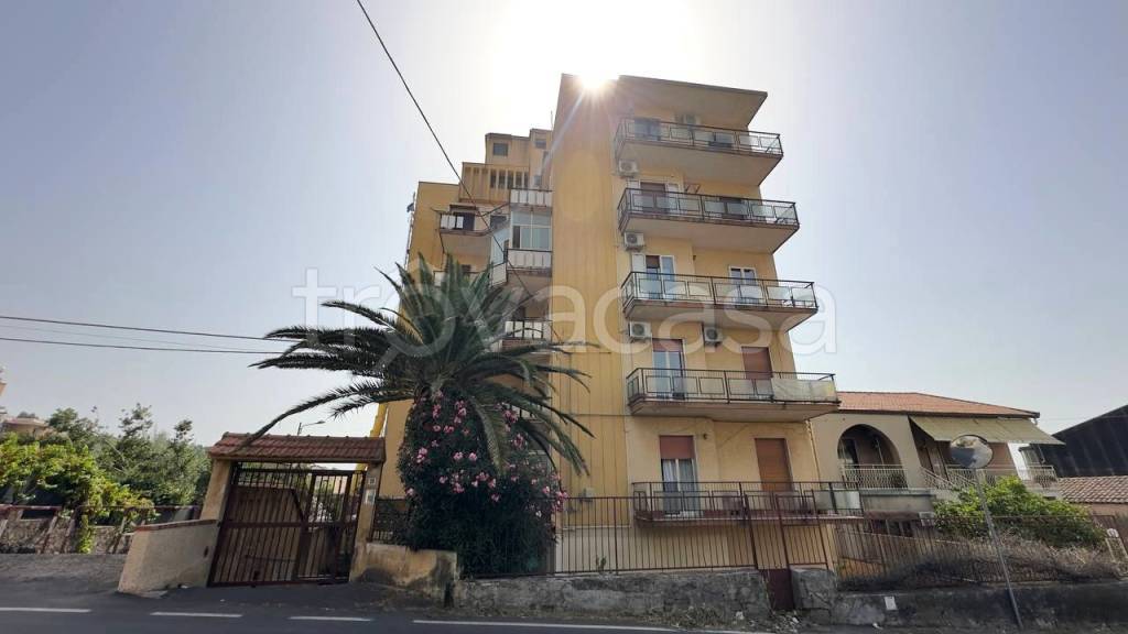 appartamento in vendita a San Giovanni la Punta in zona Trappeto