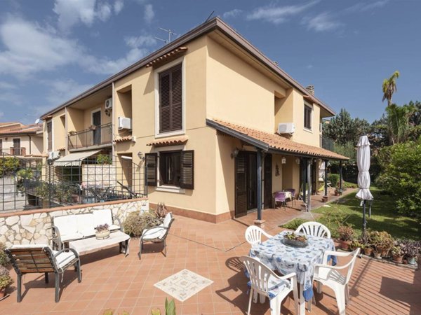 casa indipendente in vendita a San Giovanni la Punta in zona Trappeto