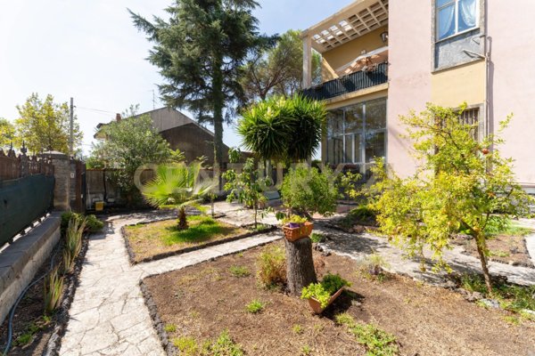 casa indipendente in vendita a San Giovanni la Punta