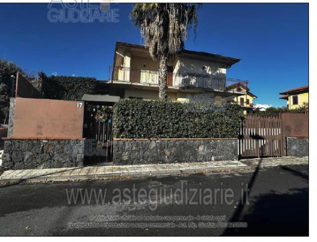 casa indipendente in vendita a San Giovanni la Punta