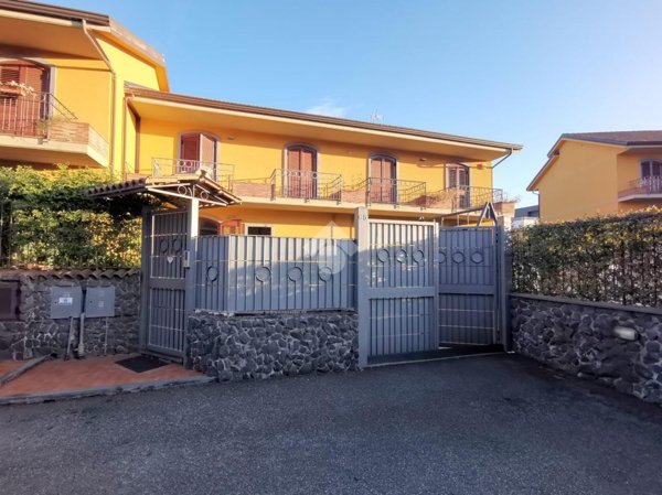 casa indipendente in vendita a San Gregorio di Catania