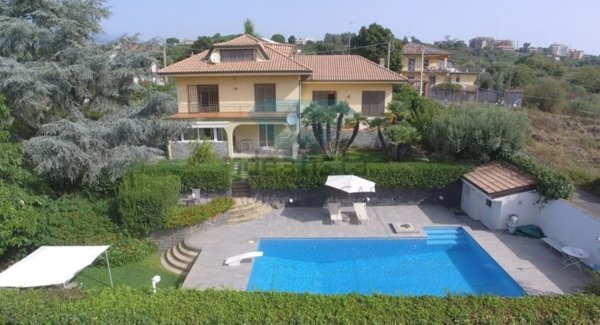 casa indipendente in vendita a San Gregorio di Catania