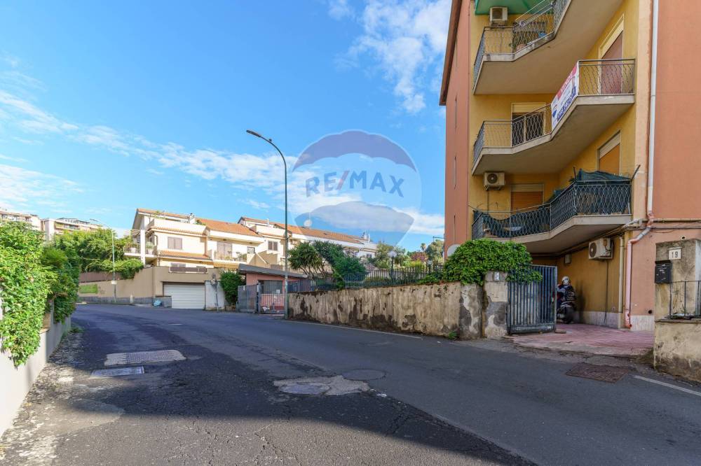 locale commerciale in vendita a San Gregorio di Catania
