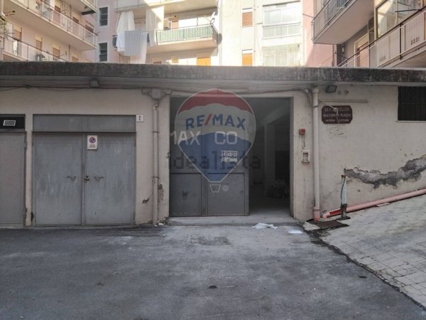 locale di sgombero in vendita a San Gregorio di Catania