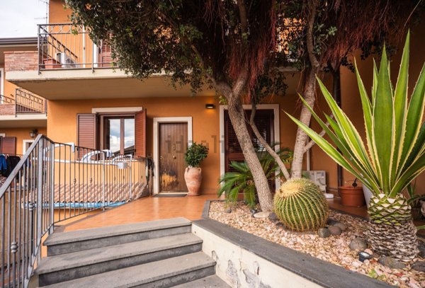 casa indipendente in vendita a San Gregorio di Catania