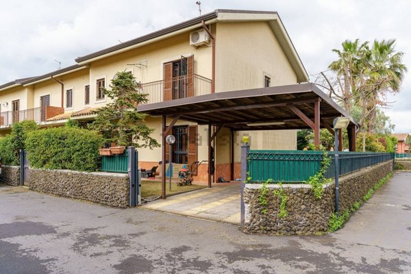 casa indipendente in vendita a San Gregorio di Catania