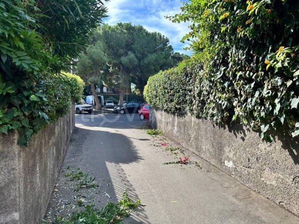 locale di sgombero in vendita a San Gregorio di Catania
