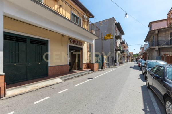 locale commerciale in vendita a San Gregorio di Catania