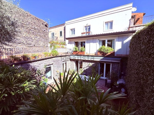 casa indipendente in vendita a San Gregorio di Catania