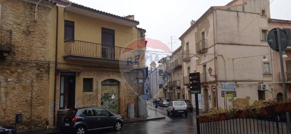 casa indipendente in vendita a San Michele di Ganzaria