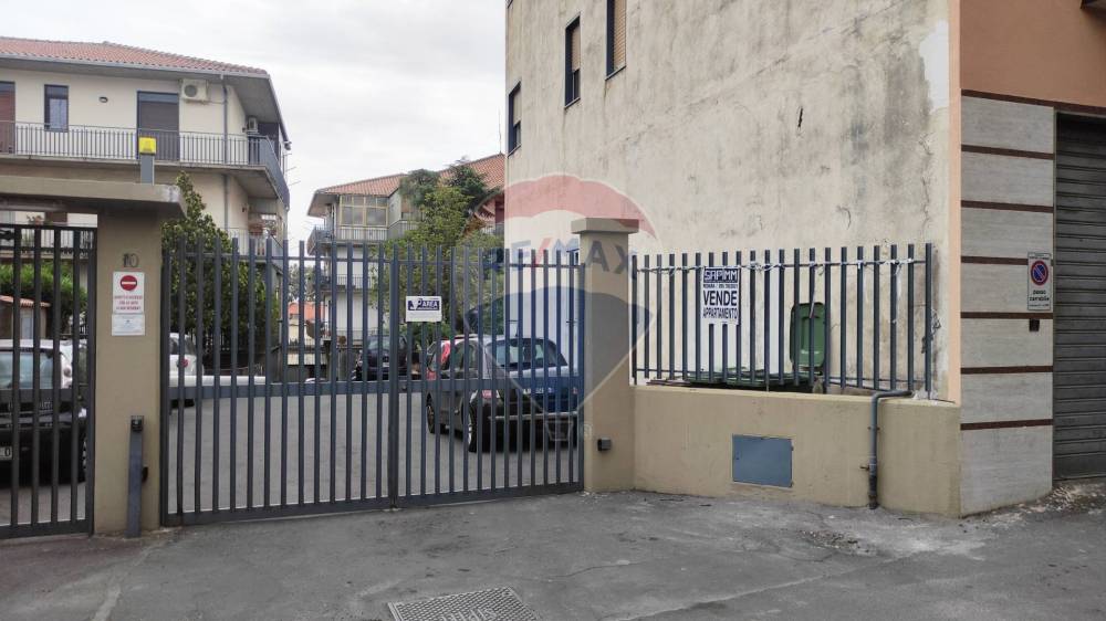locale di sgombero in vendita a San Pietro Clarenza