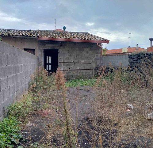casa indipendente in vendita a San Pietro Clarenza
