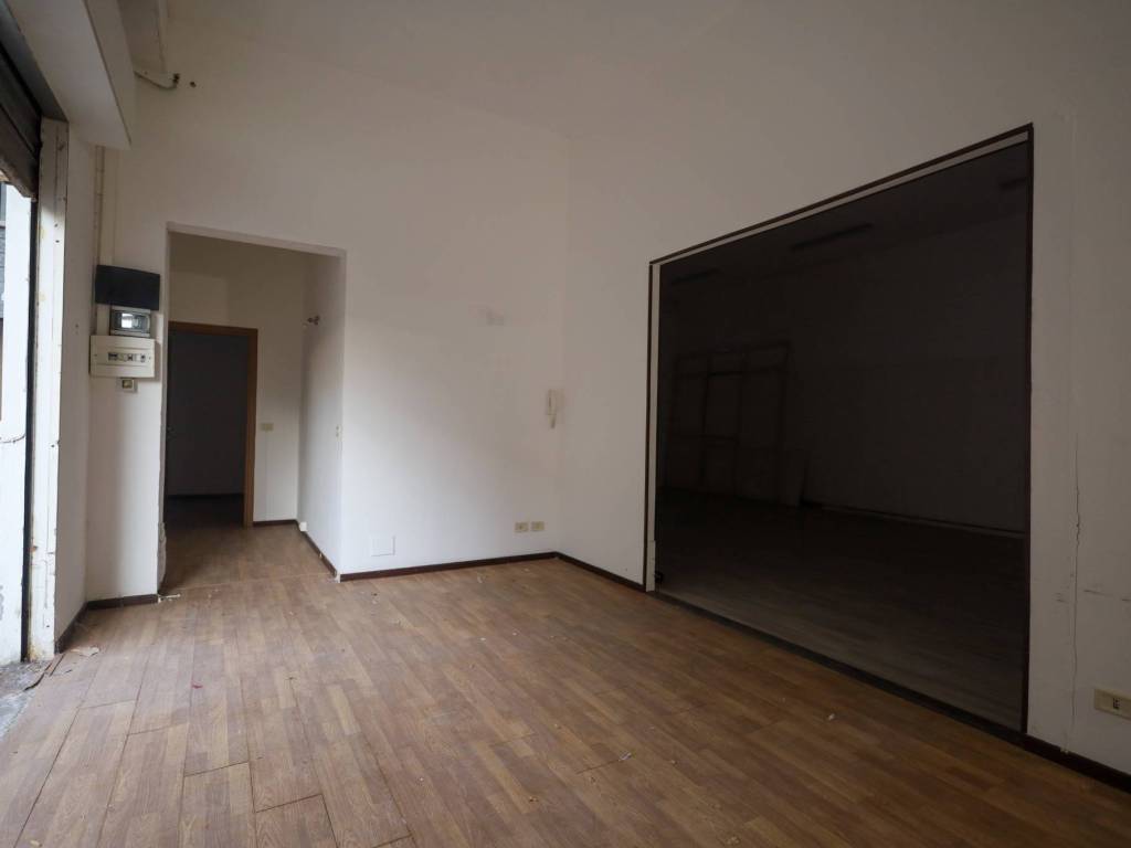 locale commerciale in vendita a San Pietro Clarenza