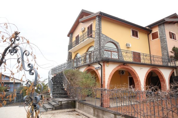casa indipendente in vendita a San Pietro Clarenza