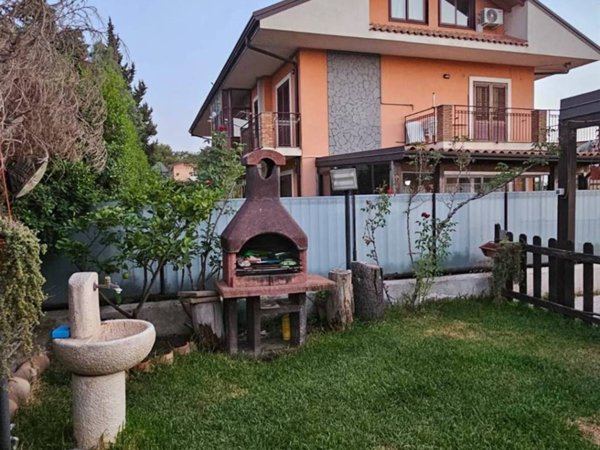 casa indipendente in vendita a San Pietro Clarenza