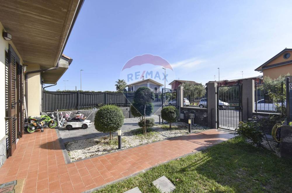 casa indipendente in vendita a San Pietro Clarenza