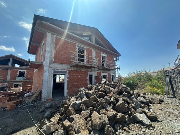 casa indipendente in vendita a San Pietro Clarenza