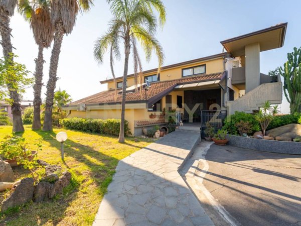 casa indipendente in vendita a San Pietro Clarenza