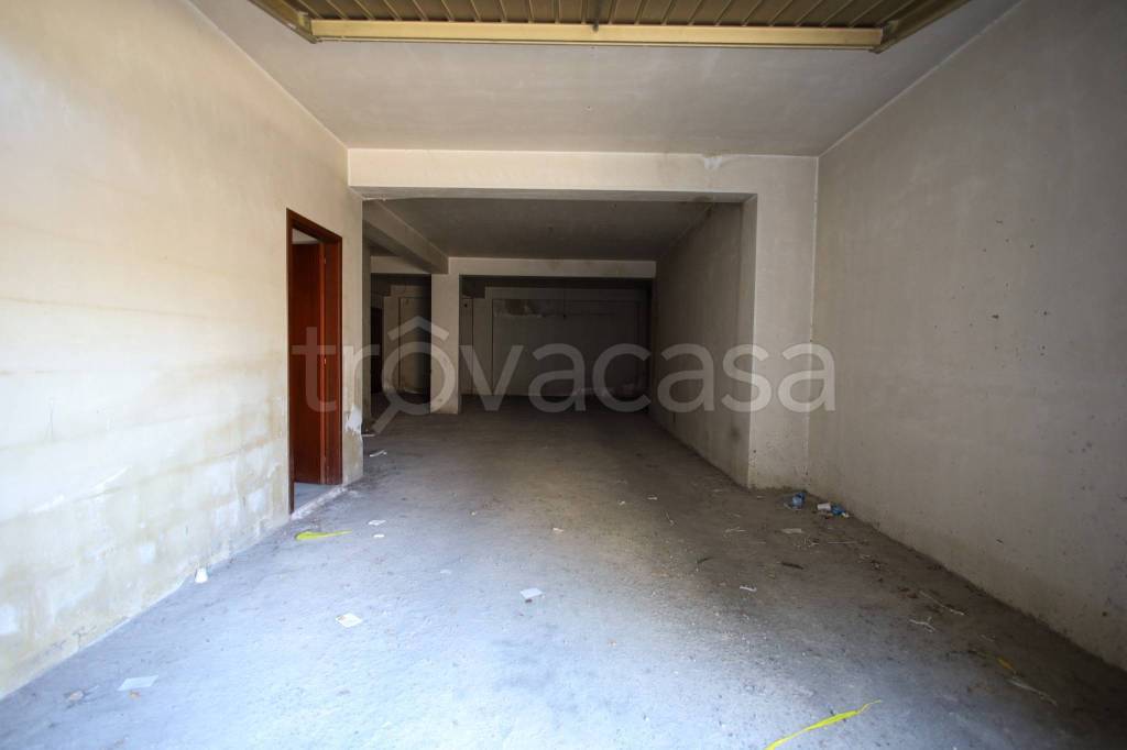 locale commerciale in vendita a San Pietro Clarenza