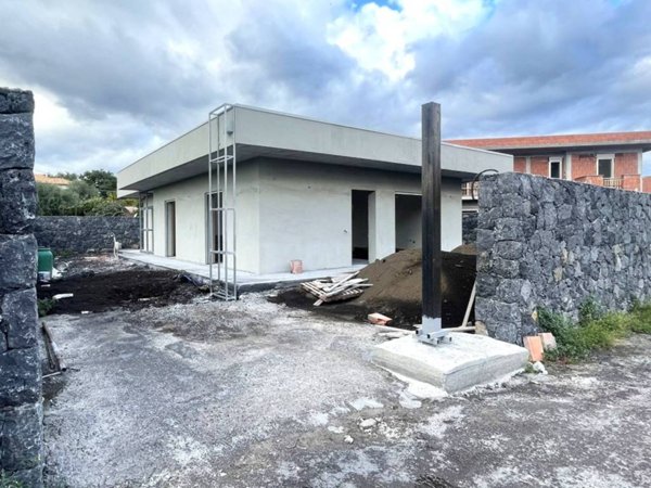 casa indipendente in vendita a San Pietro Clarenza