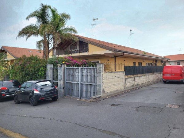 casa indipendente in vendita a San Pietro Clarenza