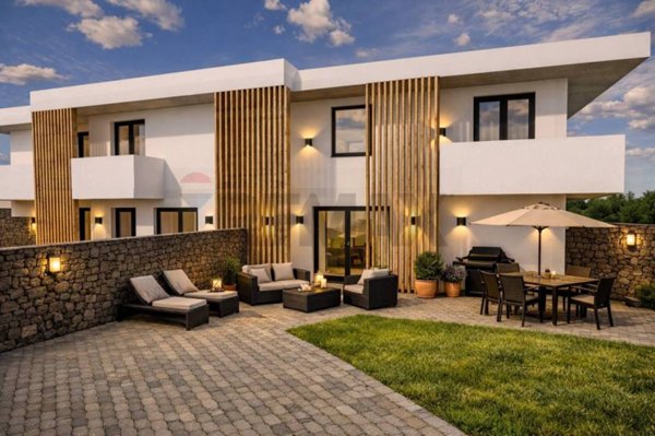 bifamiliare in vendita a San Pietro Clarenza