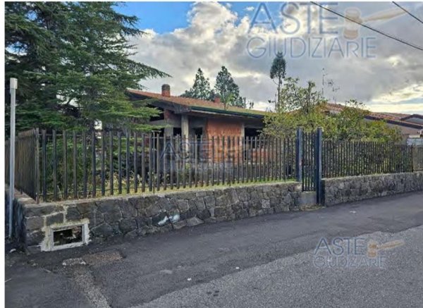 casa indipendente in vendita a San Pietro Clarenza