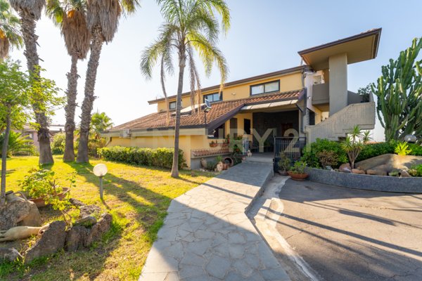 casa indipendente in vendita a San Pietro Clarenza