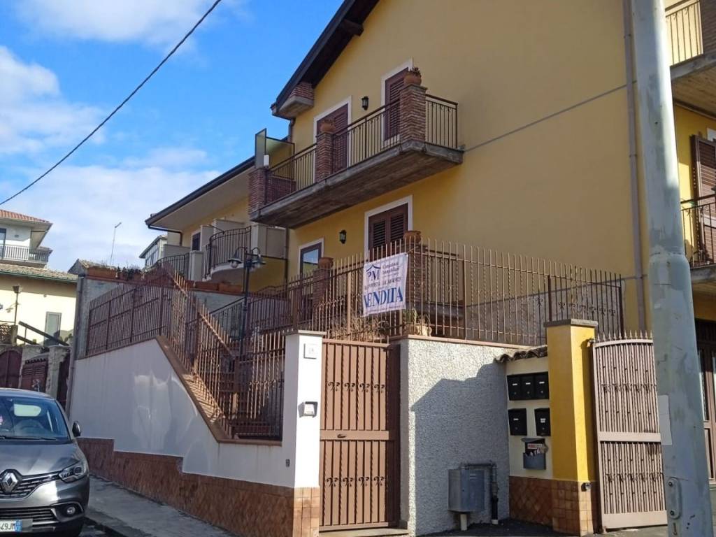 casa indipendente in vendita a San Pietro Clarenza