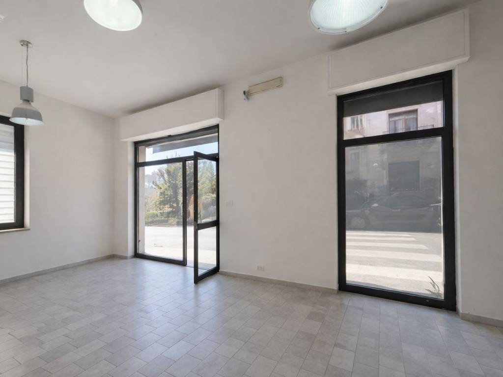 negozio in vendita a San Pietro Clarenza