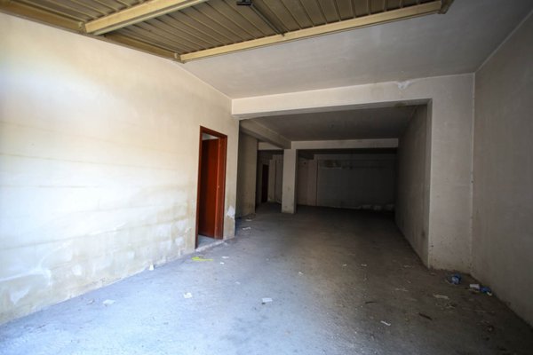locale commerciale in vendita a San Pietro Clarenza