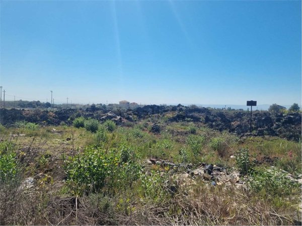 terreno in vendita a San Pietro Clarenza