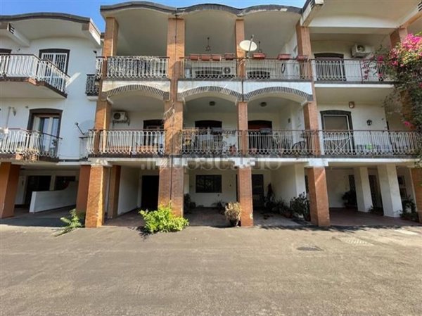 casa indipendente in vendita a Sant'Agata li Battiati