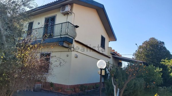 casa indipendente in vendita a Sant'Agata li Battiati