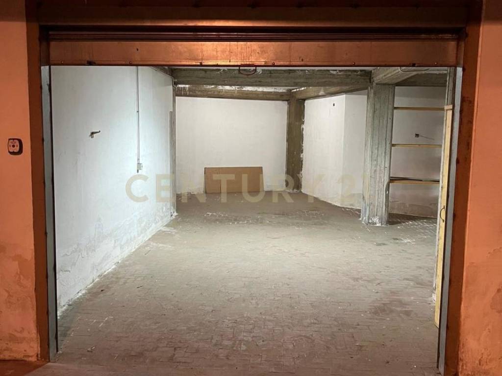negozio in vendita a Sant'Agata li Battiati