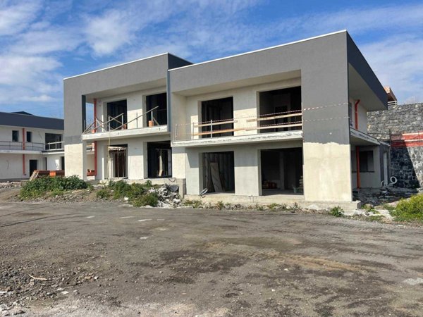 casa indipendente in vendita a Sant'Agata li Battiati