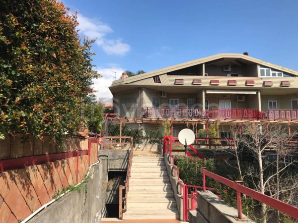 casa indipendente in vendita a Sant'Agata li Battiati