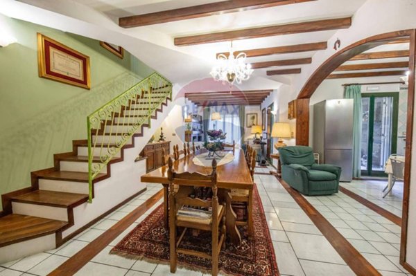 casa indipendente in vendita a Sant'Agata li Battiati