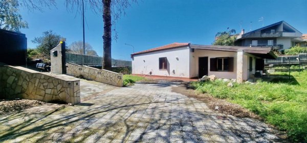 casa indipendente in vendita a Sant'Agata li Battiati